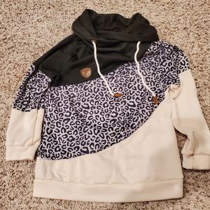 NWOT Womens Leopard Color Block Sweatshirt Large